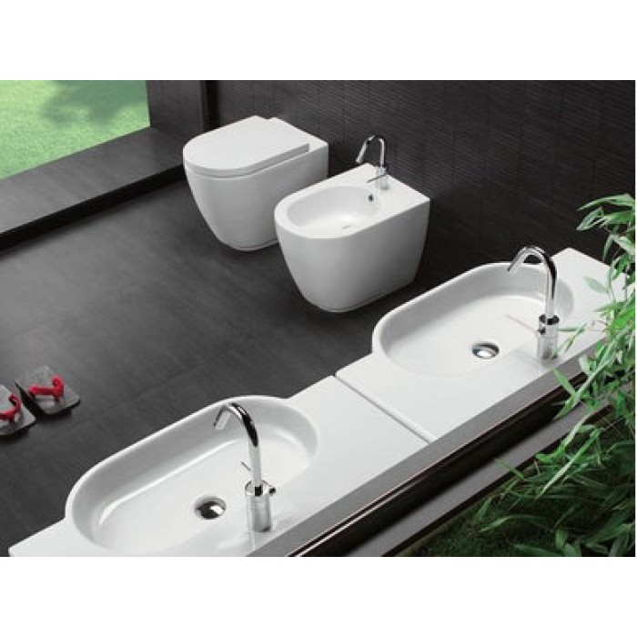 Пристенный унитаз Hatria Fusion (YxVD01) Пристенный унитаз Hatria Fusion (YxVD01)