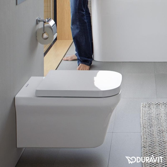 Плитка керамогранит Подвесной безободковый унитаз Duravit Rimless P3 Comforts 2561090000 для пола