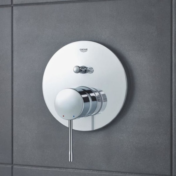 Grohe Essence Смеситель однорычажный на 2 выхода (24058001)