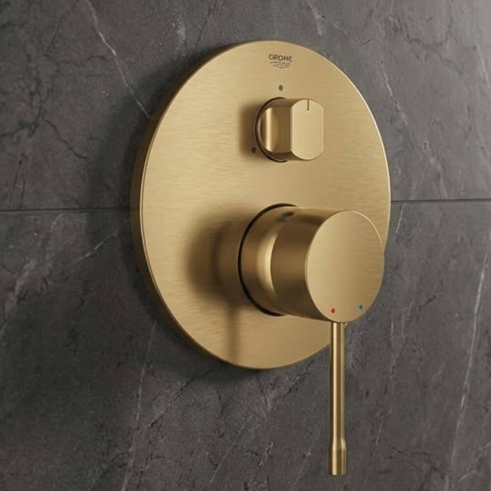 Змішувач прихованого монтажу для ванни/душу Grohe Essence 24092GN1 на 3 виходи, брашоване золото