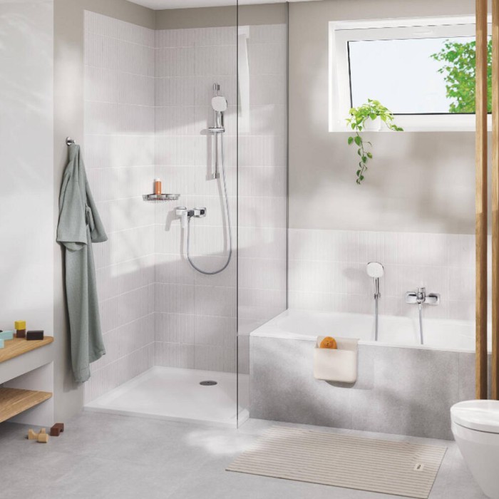 Змішувач для ванни Grohe Cubeo 1018140000 з душовим набором, хром Змішувач для ванни Grohe Cubeo 1018140000 з душовим набором, хром