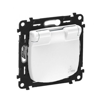 Розетка силова 2К+З і шторками IP44 Valena Allure 755204 Legrand